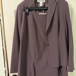 Jones Wear Women Plum Suit Skirt Set